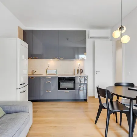 New 2br Fancy Luminous W/ Ac | By Airnest Lägenhet Lisboa