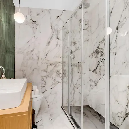 New 2br Fancy Luminous W/ Ac | By Airnest Lägenhet